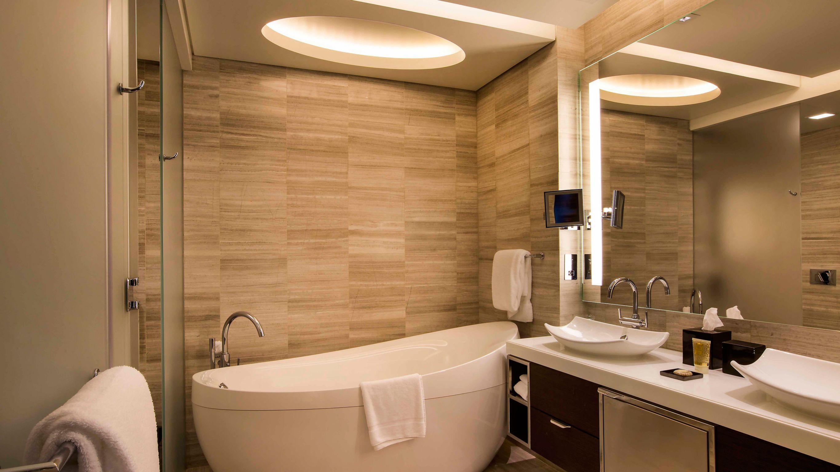 Rosewood one bedroom suite washroom